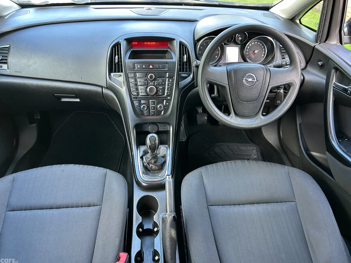 Opel Astra MPV, Petrol, 2014, Black