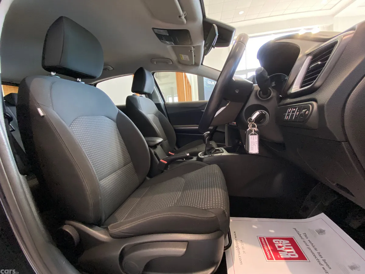 Kia Ceed Hatchback, Diesel Hybrid, 2021, Black