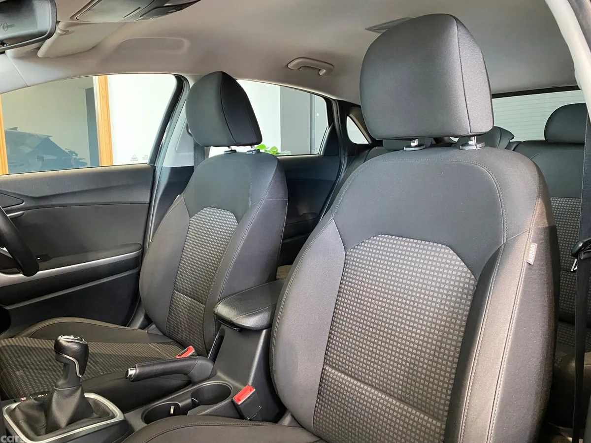 Kia Ceed Hatchback, Diesel Hybrid, 2021, Black
