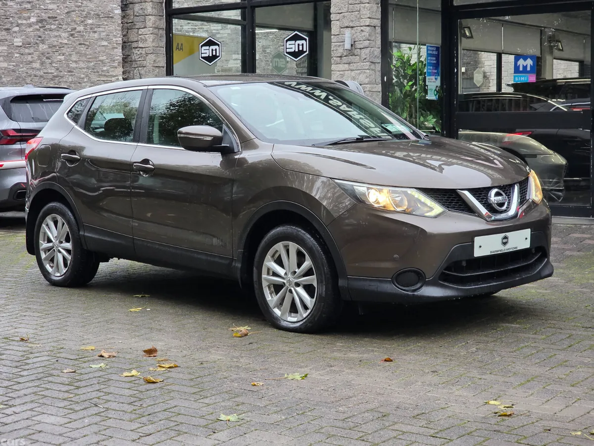 Nissan Qashqai Hatchback, Petrol, 2015, Brown