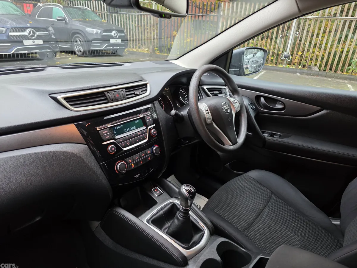 Nissan Qashqai Hatchback, Petrol, 2015, Brown