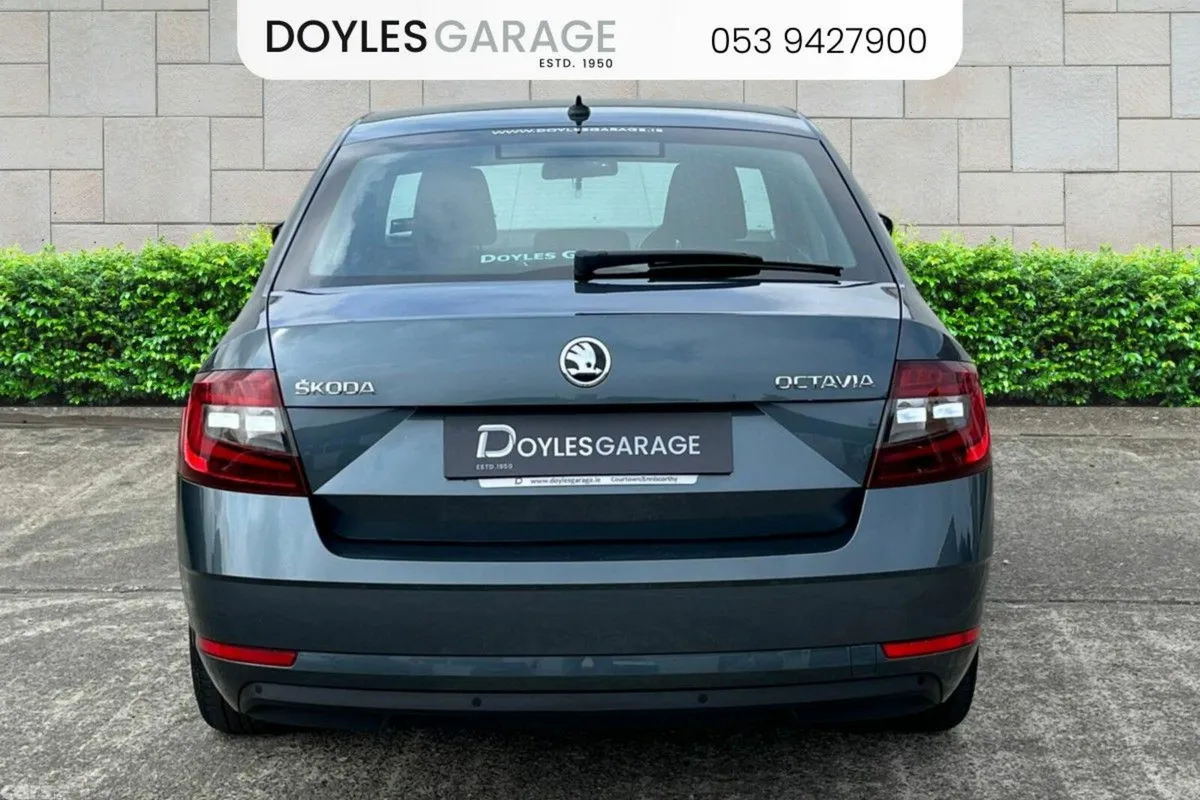 Skoda Octavia Saloon, Petrol, 2021, Grey