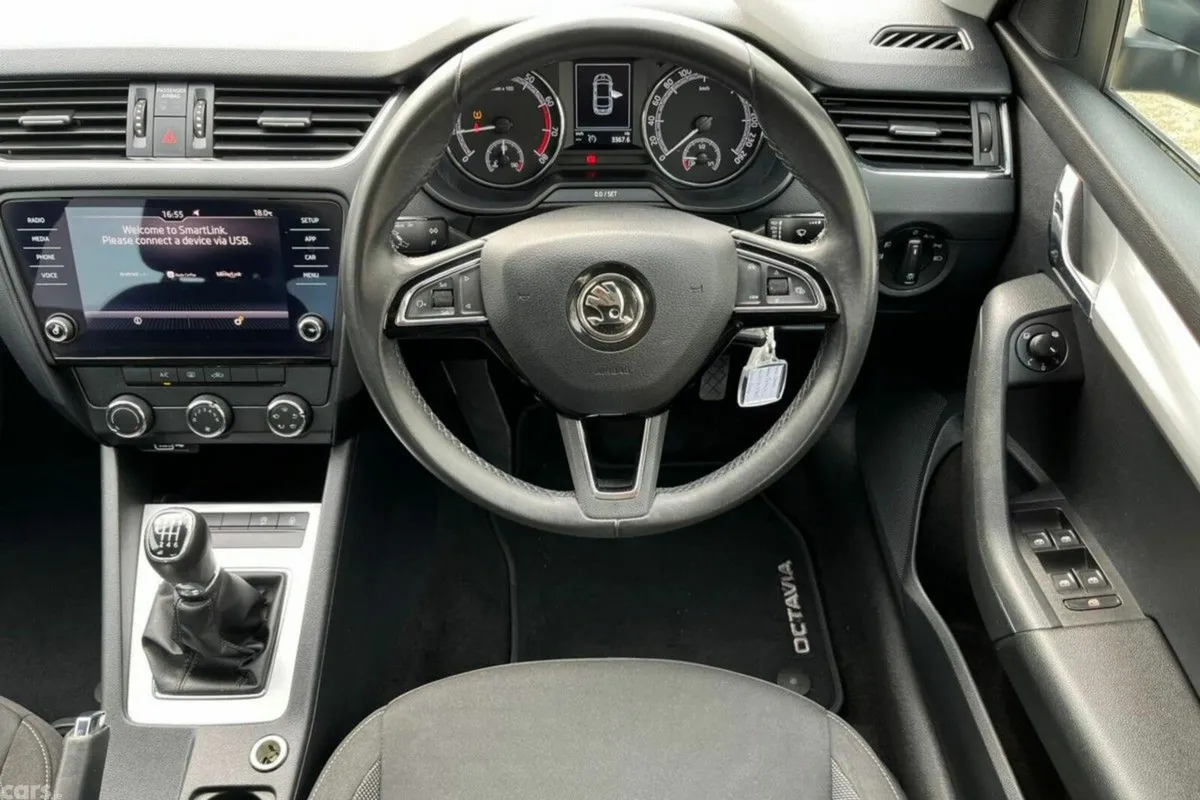Skoda Octavia Saloon, Petrol, 2021, Grey