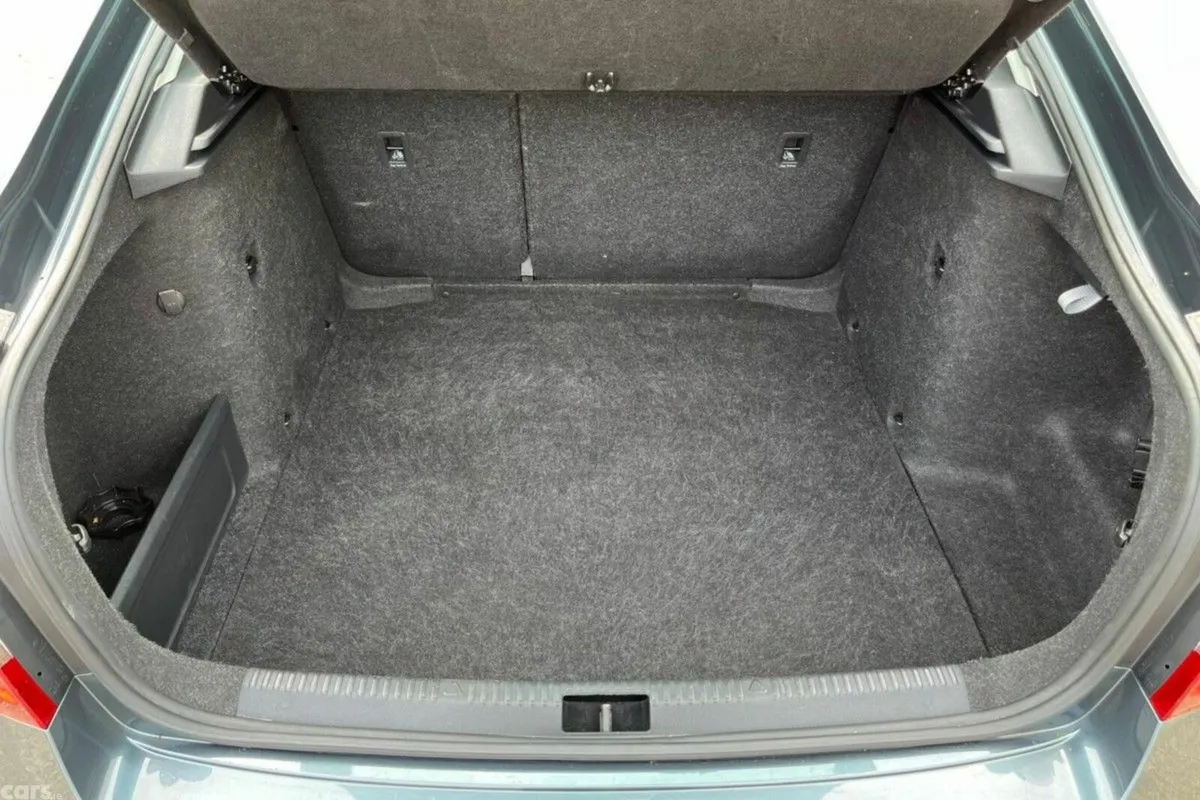 Skoda Octavia Saloon, Petrol, 2021, Grey