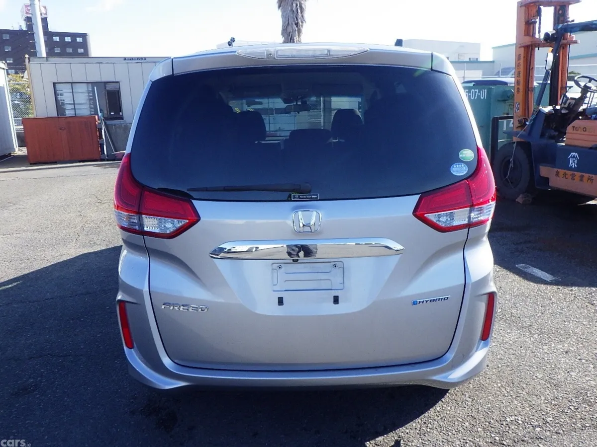 Honda Freed MPV, Petrol Hybrid, 2017, Silver