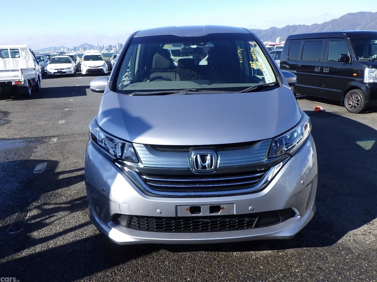 Honda Freed MPV, Petrol Hybrid, 2017, Silver