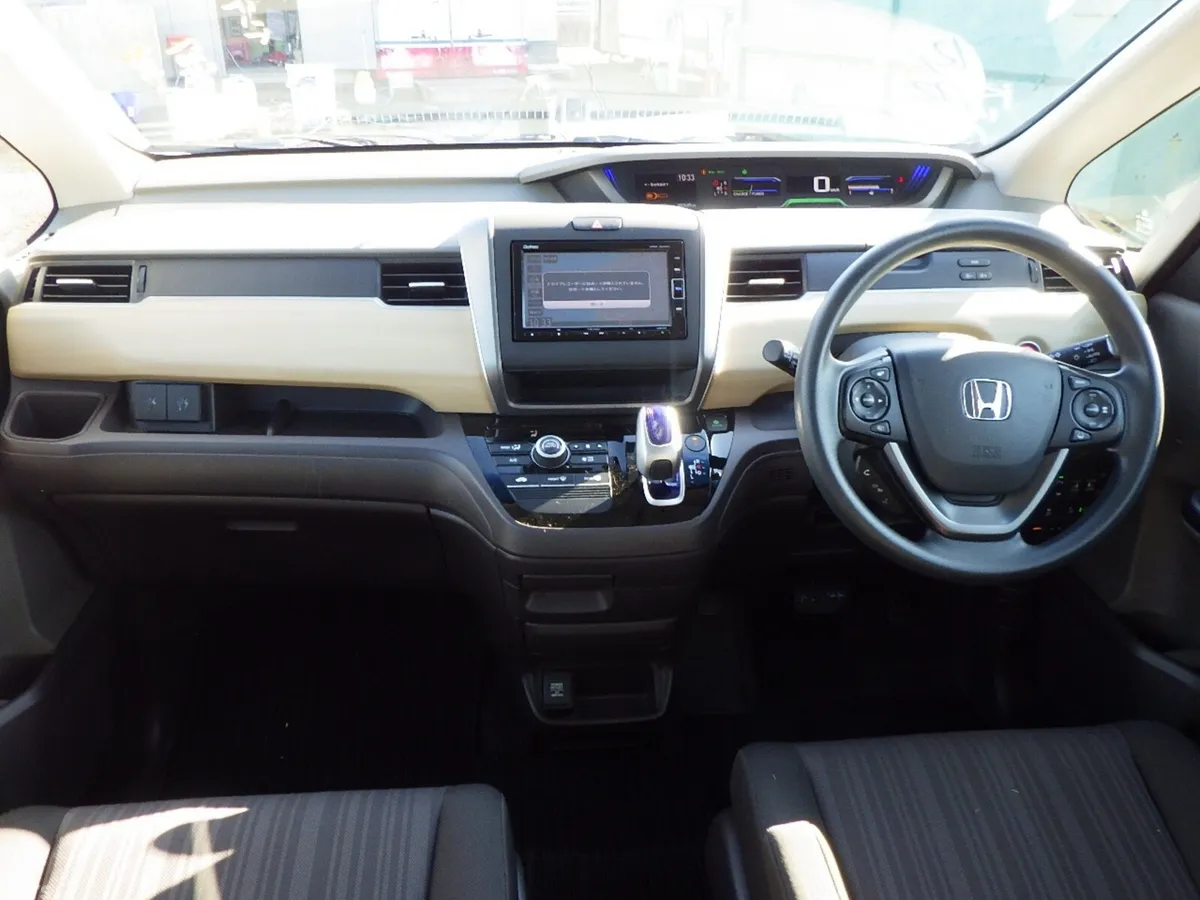 Honda Freed MPV, Petrol Hybrid, 2017, Silver