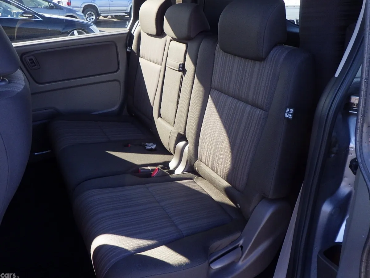 Honda Freed MPV, Petrol Hybrid, 2017, Silver