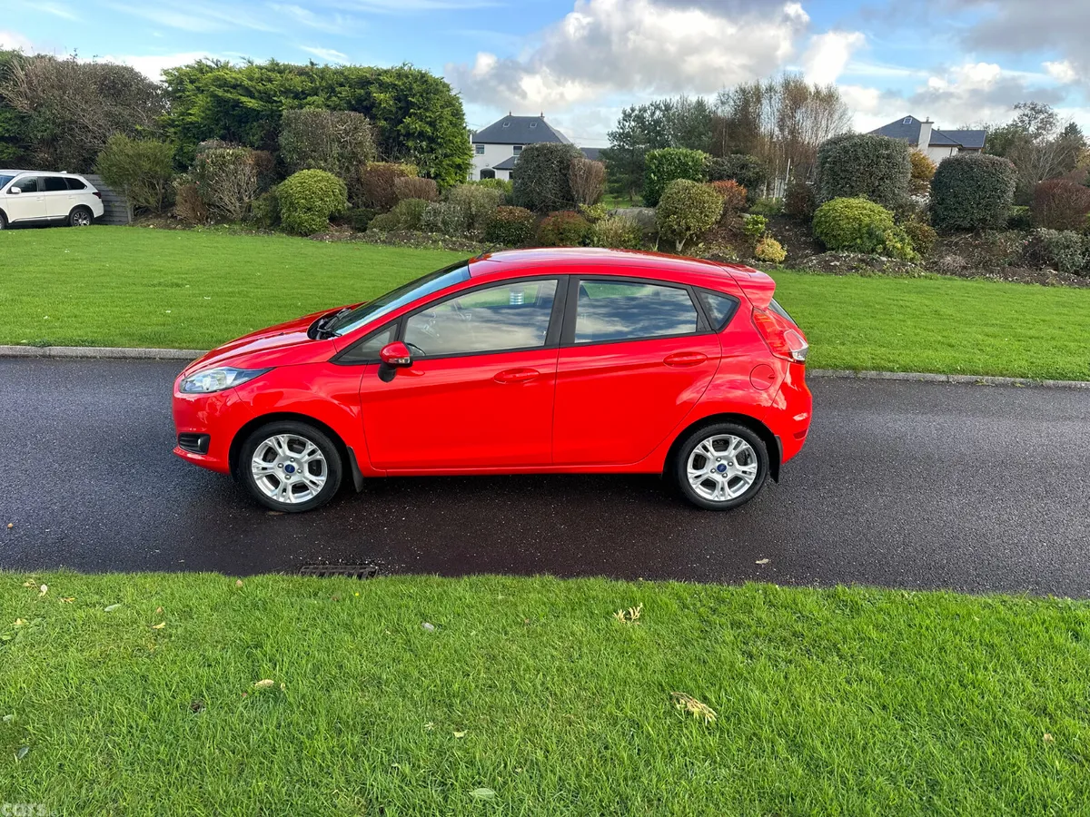Ford Fiesta Hatchback, Diesel, 2016, Red