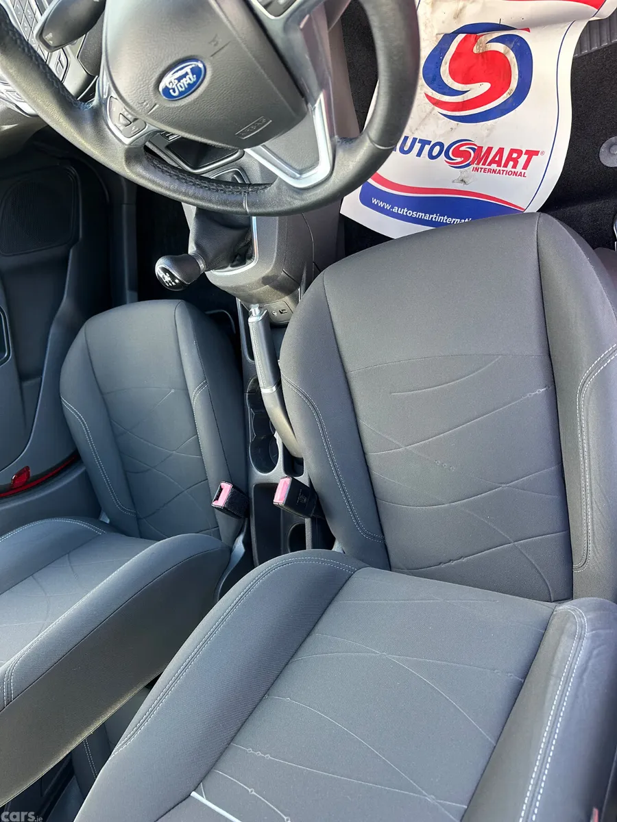 Ford Fiesta Hatchback, Diesel, 2016, Red