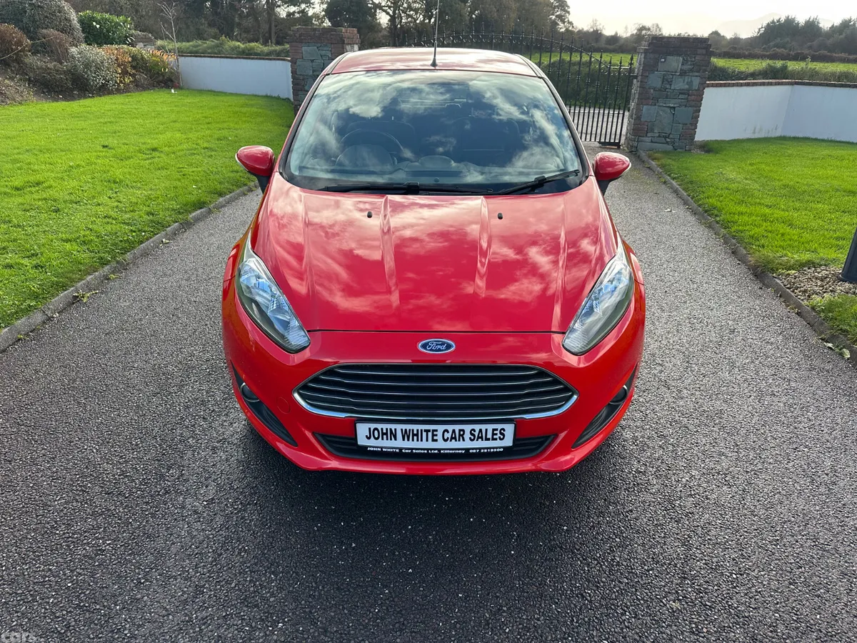 Ford Fiesta Hatchback, Diesel, 2016, Red