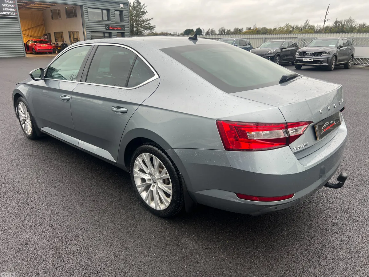 Skoda Superb Hatchback, Diesel, 2021, Grey