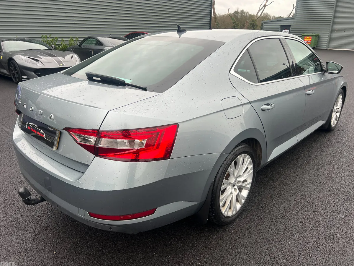 Skoda Superb Hatchback, Diesel, 2021, Grey