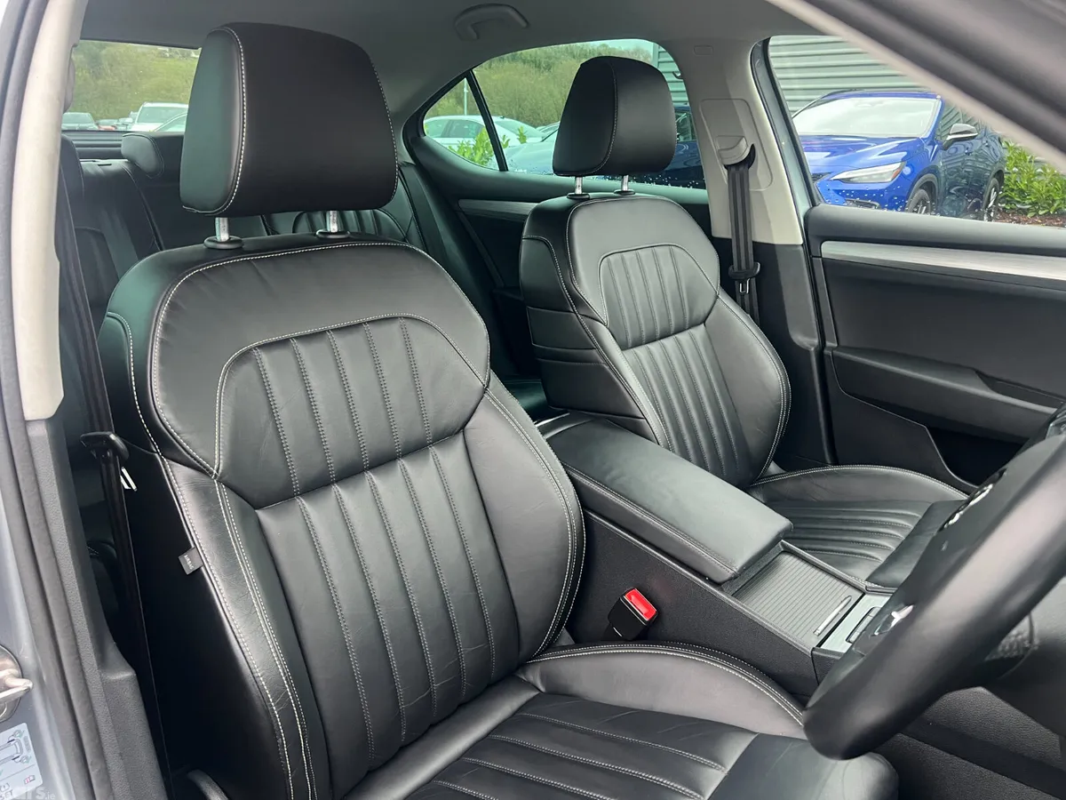 Skoda Superb Hatchback, Diesel, 2021, Grey
