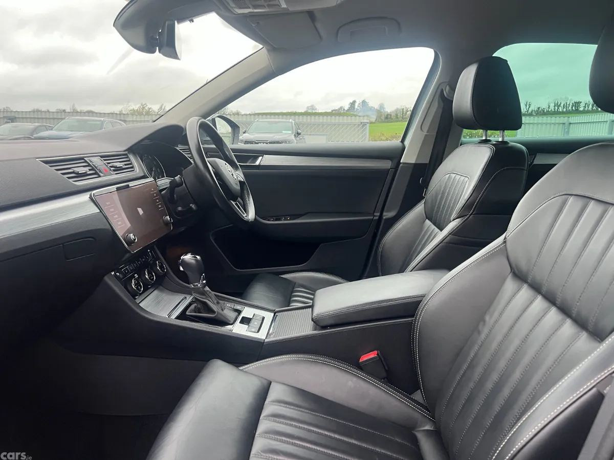 Skoda Superb Hatchback, Diesel, 2021, Grey