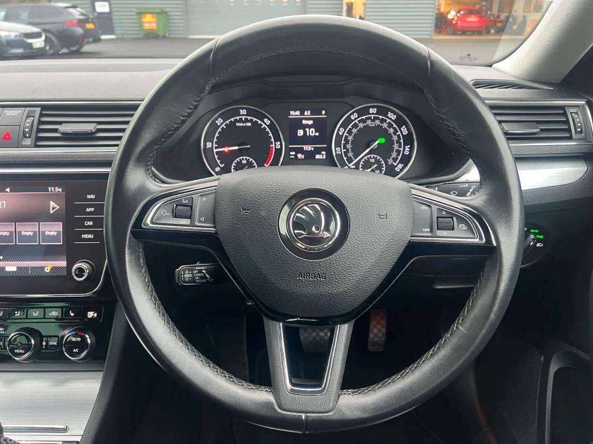 Skoda Superb Hatchback, Diesel, 2021, Grey