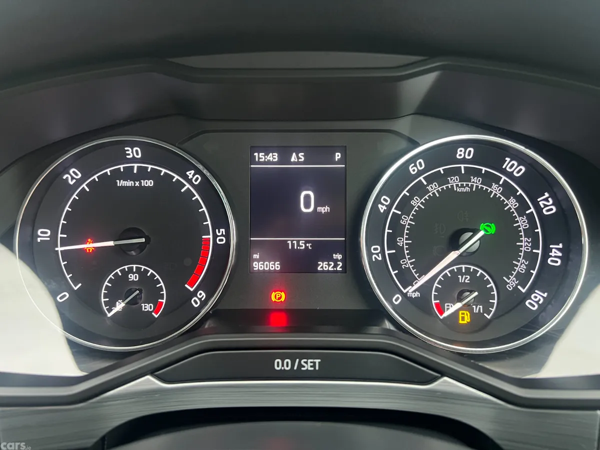 Skoda Superb Hatchback, Diesel, 2021, Grey