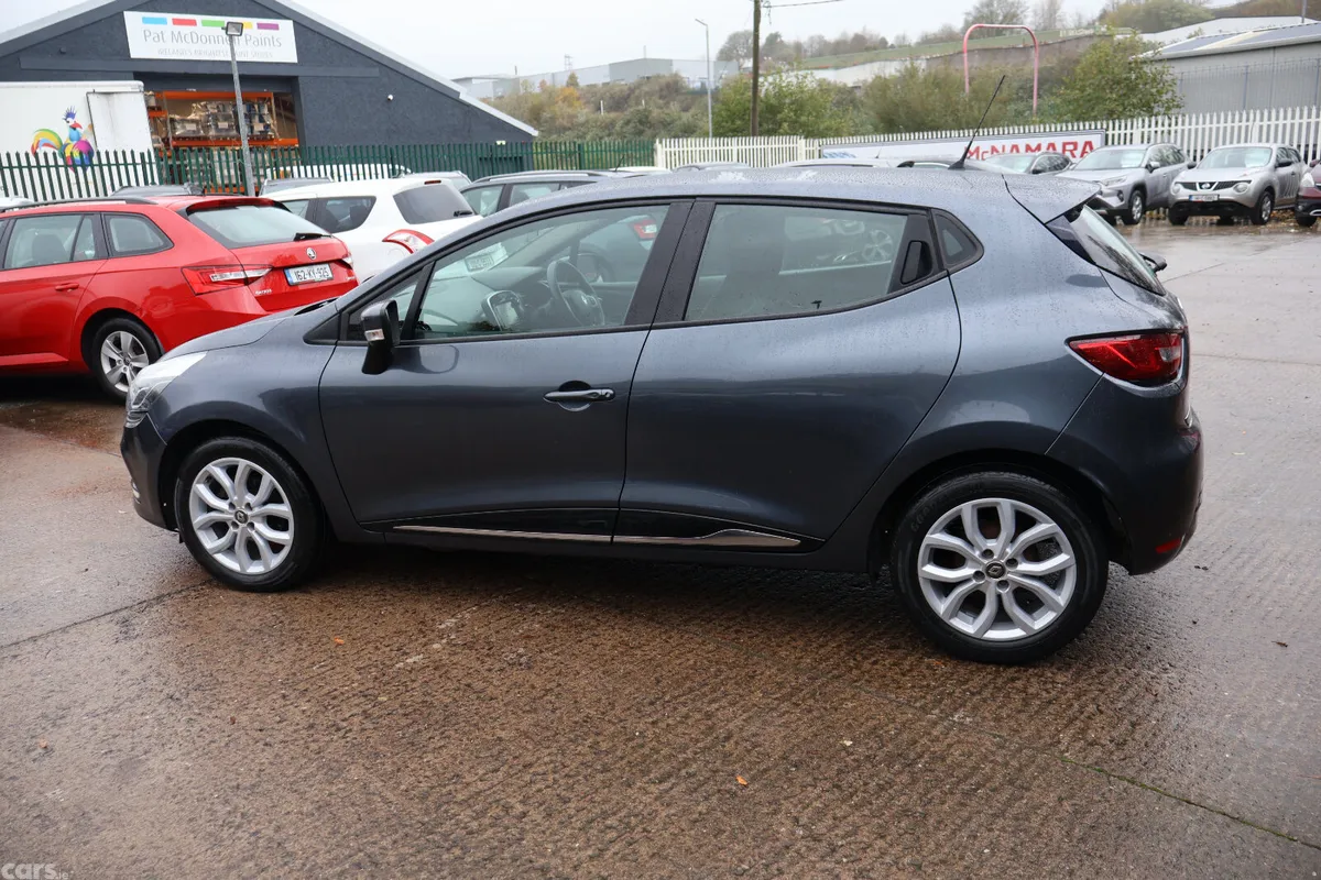 Renault Clio Hatchback, Petrol, 2019, Grey