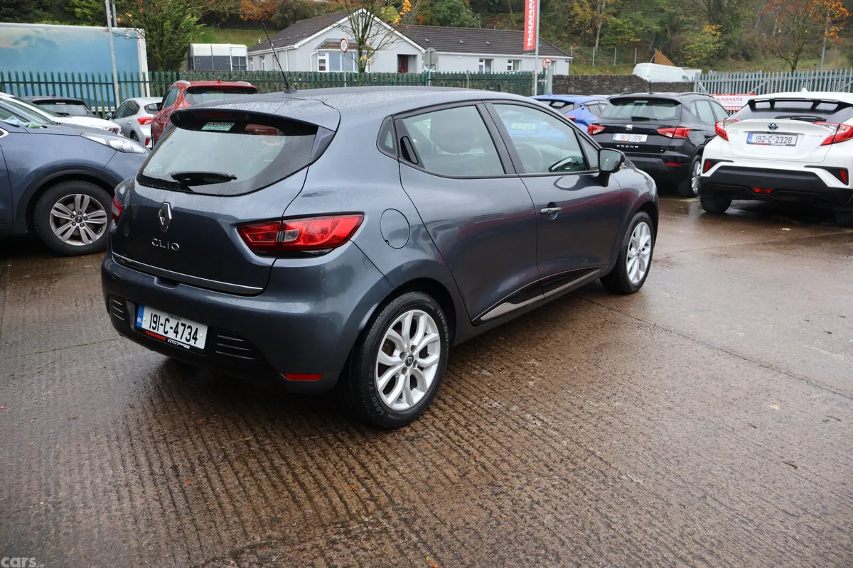 Renault Clio Hatchback, Petrol, 2019, Grey