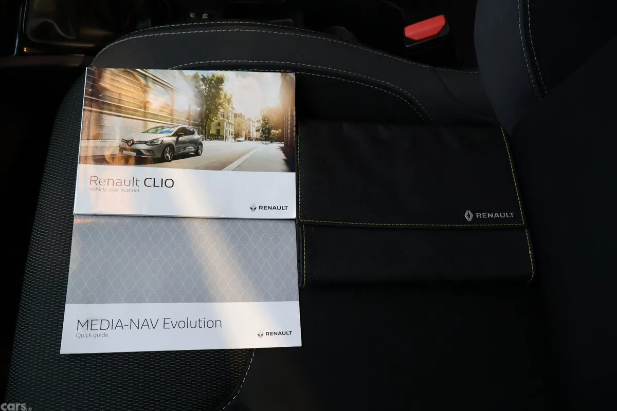 Renault Clio Hatchback, Petrol, 2019, Grey