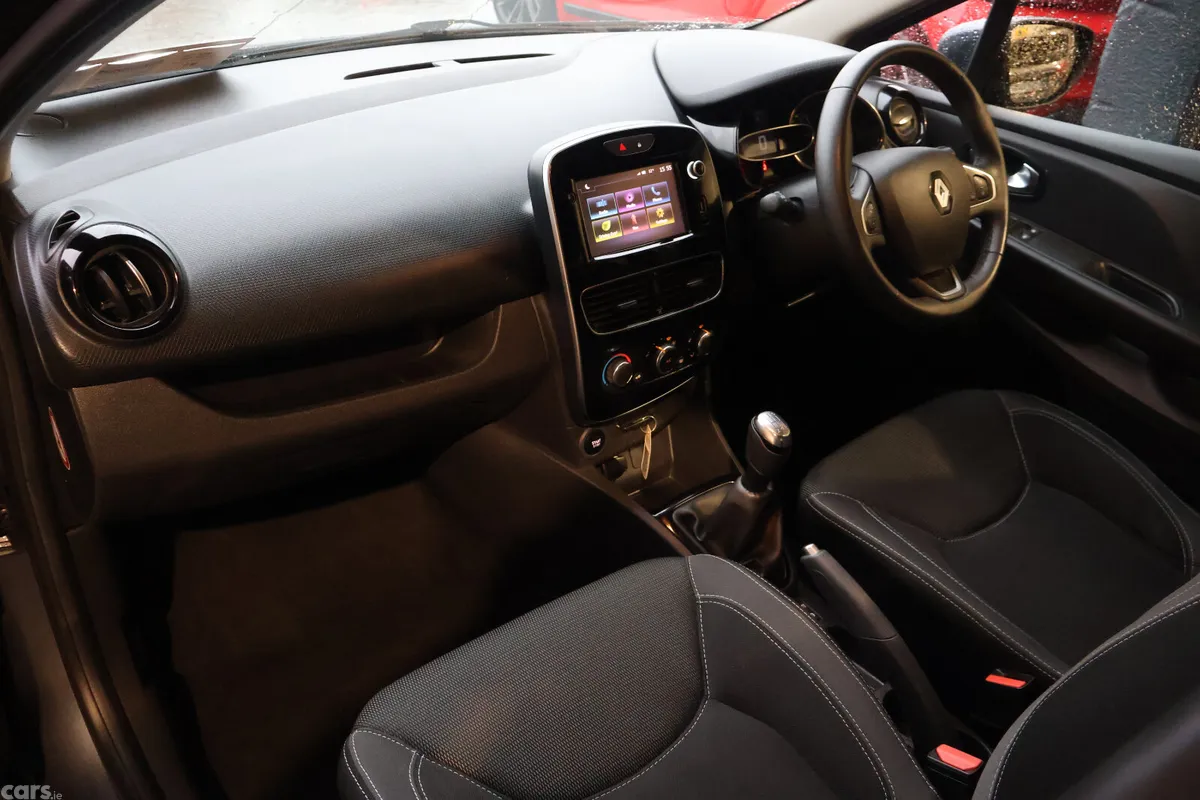 Renault Clio Hatchback, Petrol, 2019, Grey