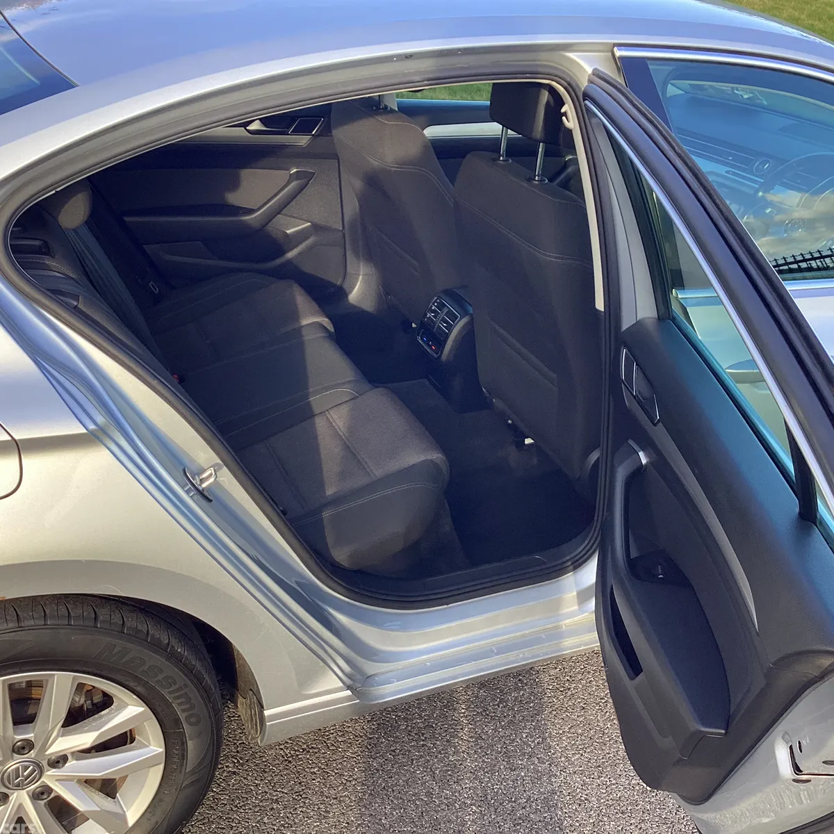 Volkswagen Passat Saloon, Diesel, 2015, Silver