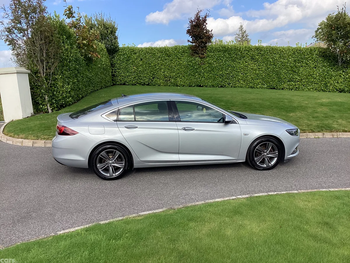 Opel Insignia Hatchback, Diesel, 2021, Grey