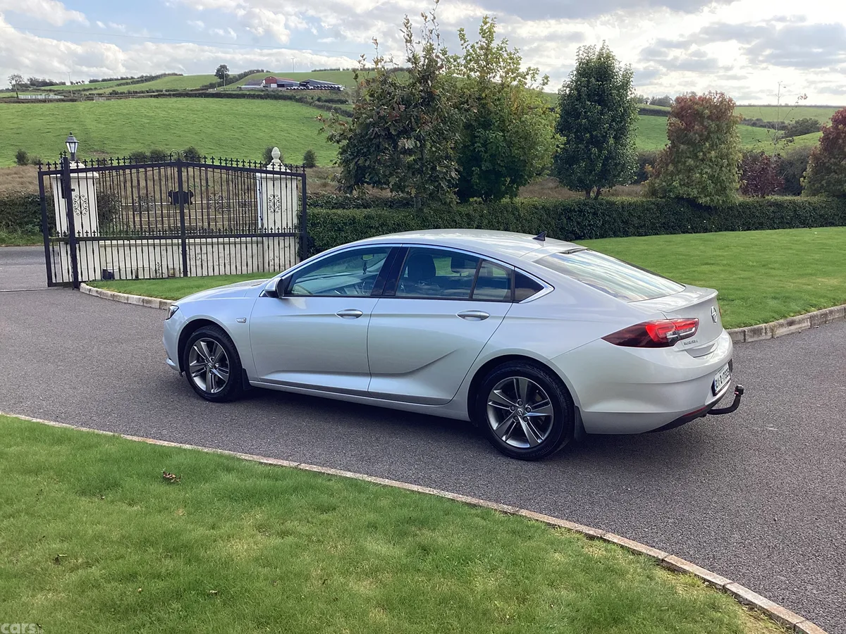 Opel Insignia Hatchback, Diesel, 2021, Grey