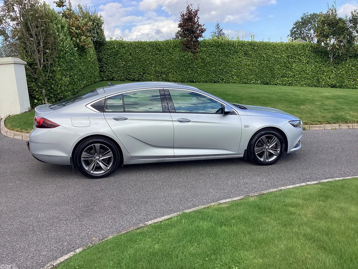 Opel Insignia Hatchback, Diesel, 2021, Grey