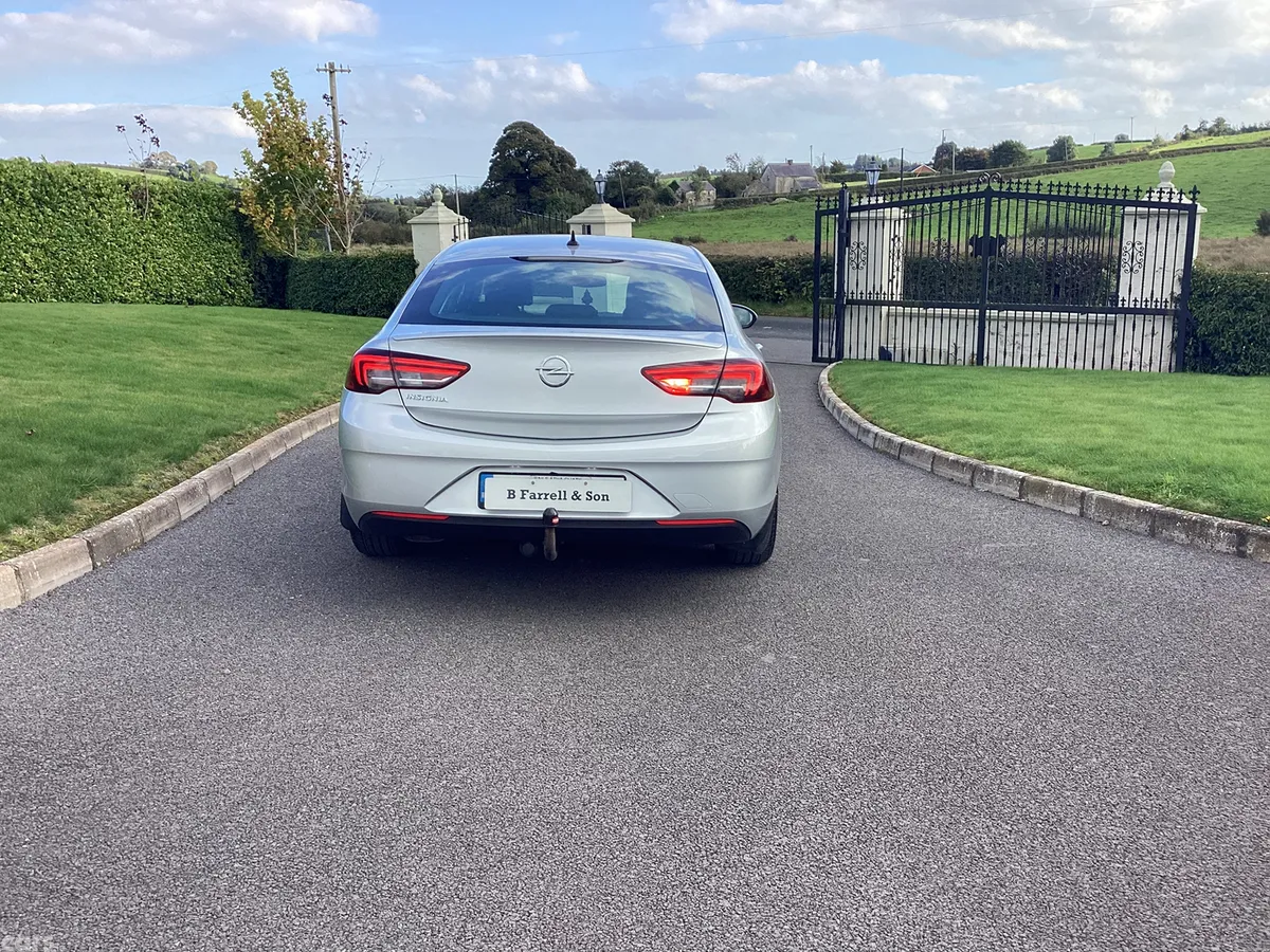 Opel Insignia Hatchback, Diesel, 2021, Grey