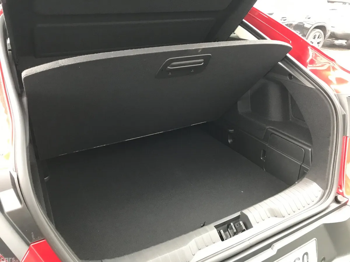 Renault Arkana Hatchback, Petrol, 2023, Red