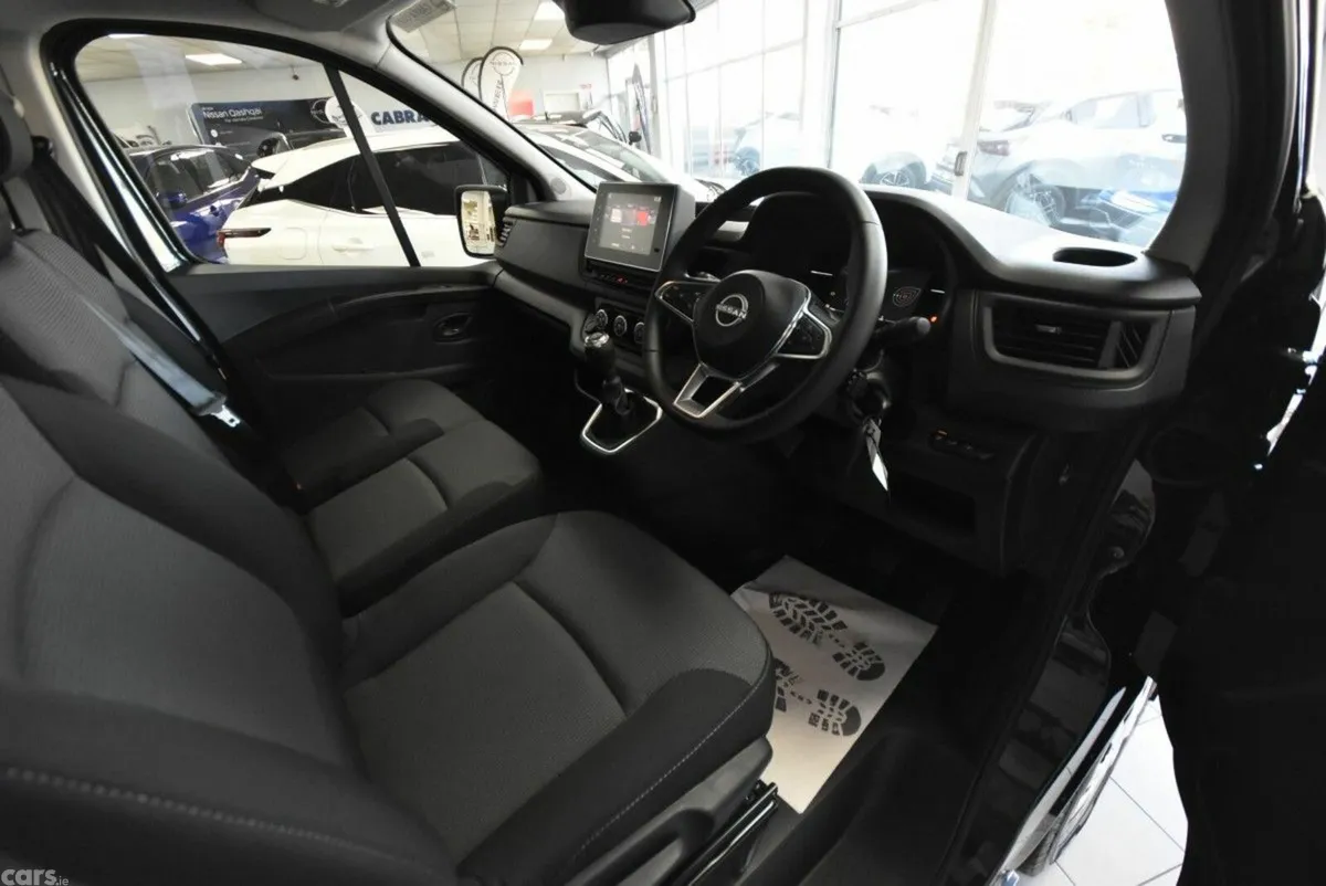 Nissan Primastar MPV, Diesel, 2026, Grey