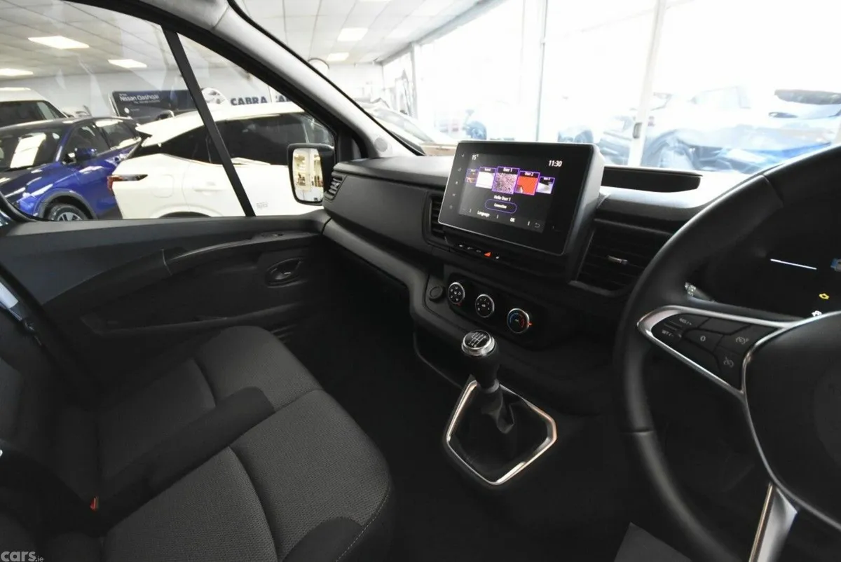 Nissan Primastar MPV, Diesel, 2026, Grey