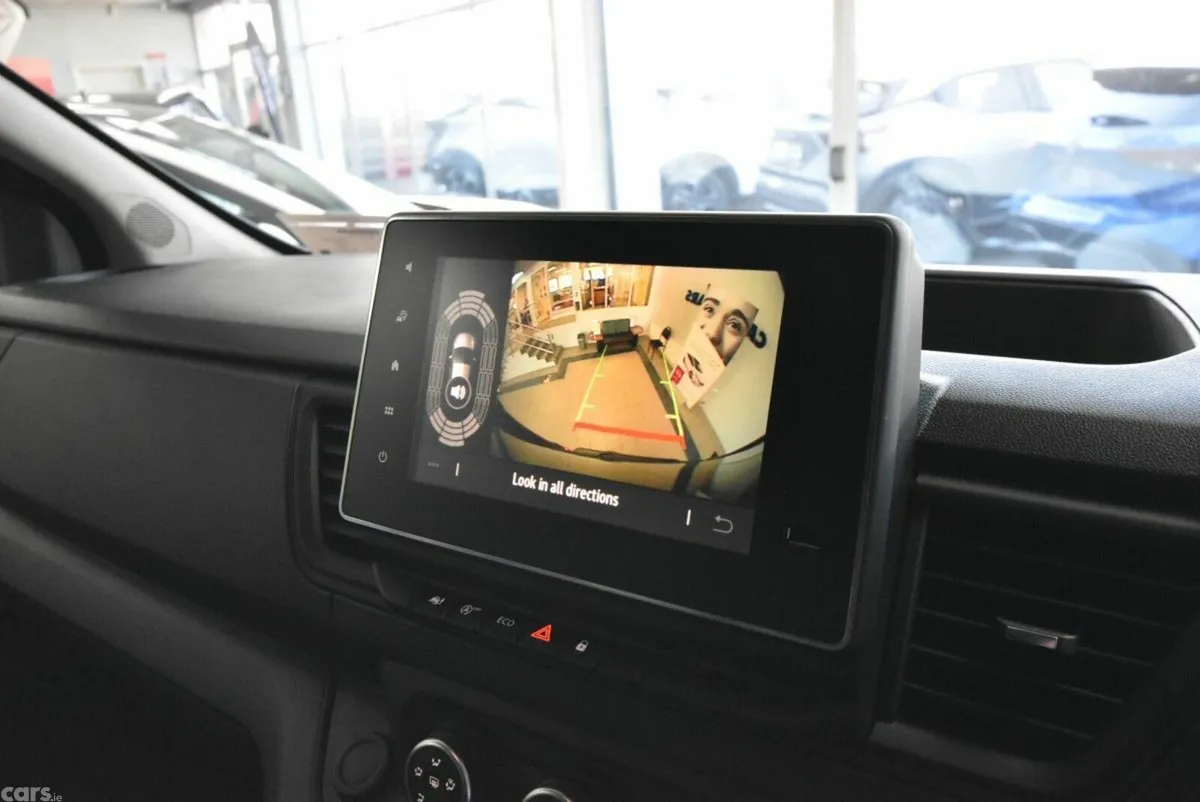 Nissan Primastar MPV, Diesel, 2026, Grey