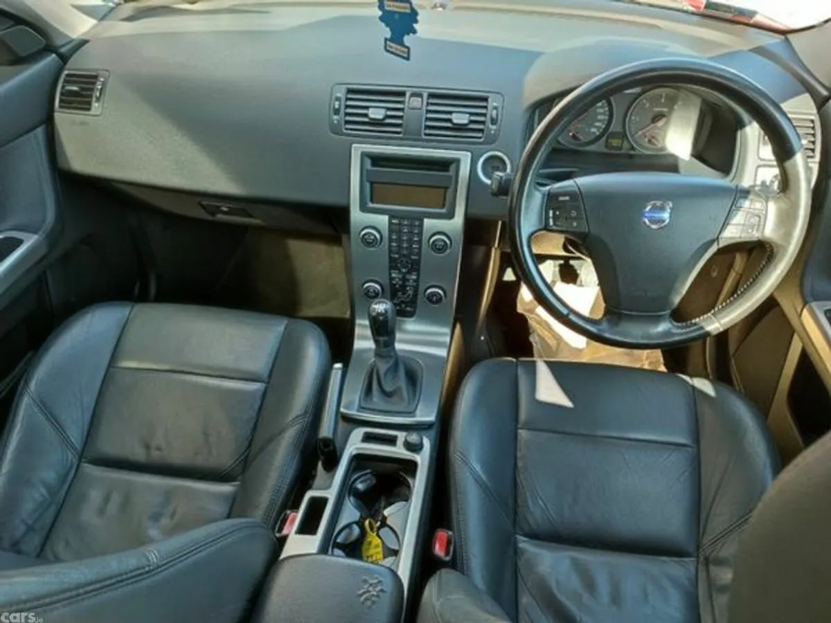 Volvo S40 Saloon, Diesel, 2009, Red