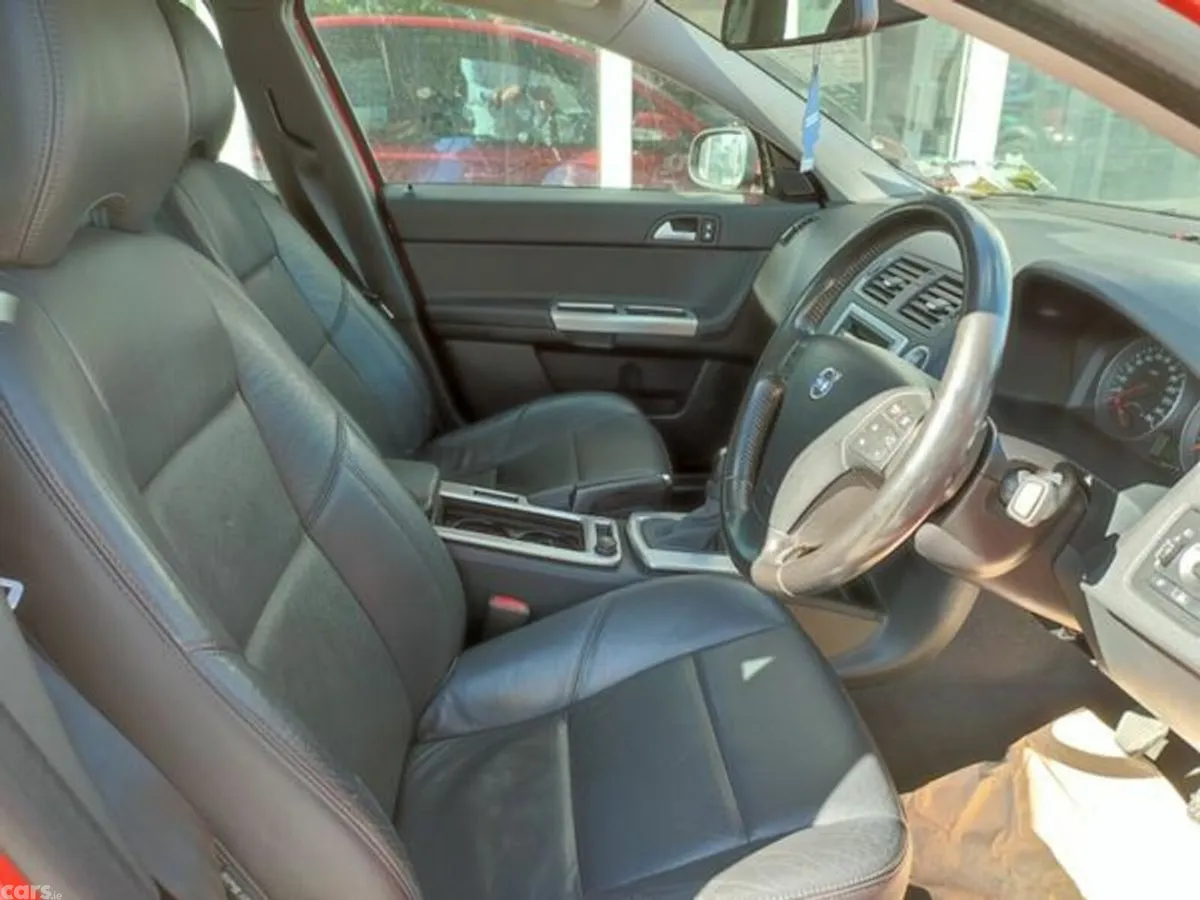 Volvo S40 Saloon, Diesel, 2009, Red