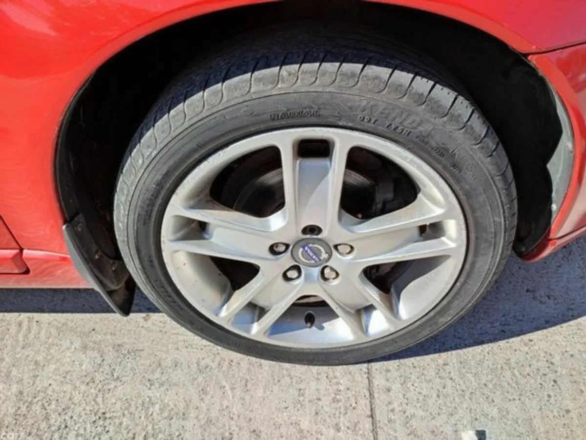 Volvo S40 Saloon, Diesel, 2009, Red