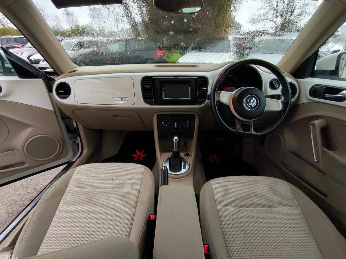 Volkswagen Beetle Hatchback, Petrol, 2013, White