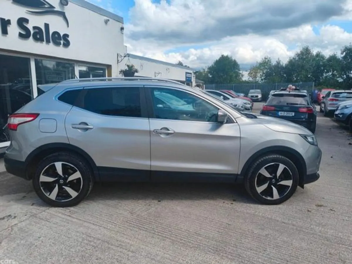 Nissan Qashqai SUV, Diesel, 2016, Silver