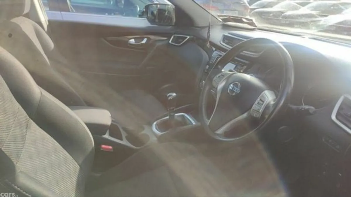 Nissan Qashqai SUV, Diesel, 2016, Silver