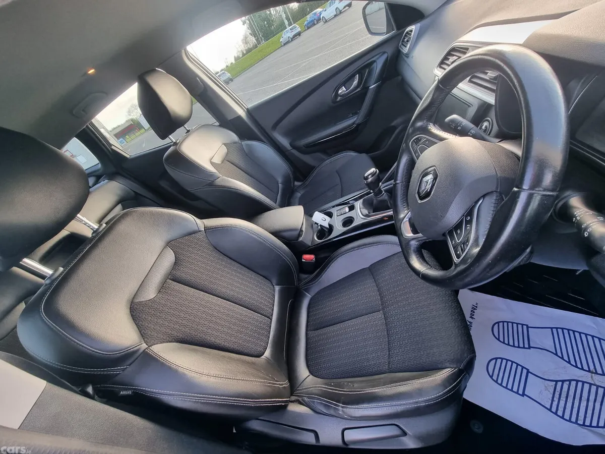 Mercedes-Benz CLA Saloon, Petrol, 2018, Red