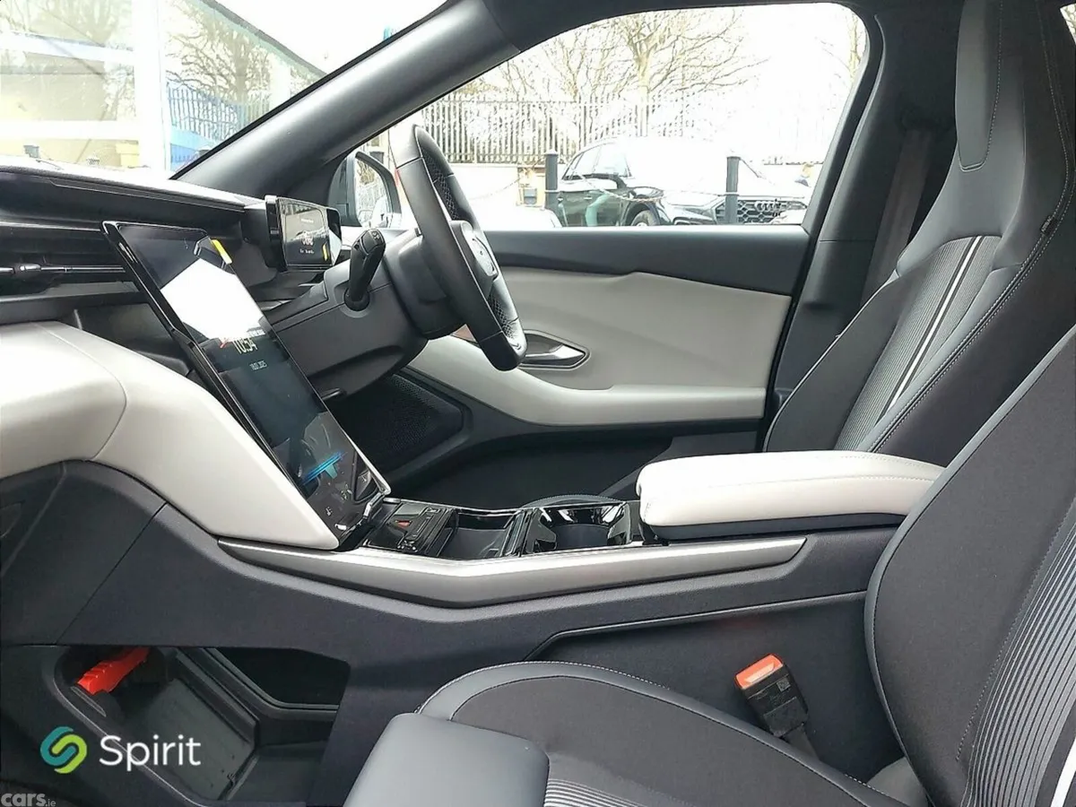 Ford Capri MPV, Electric, 2026, Grey
