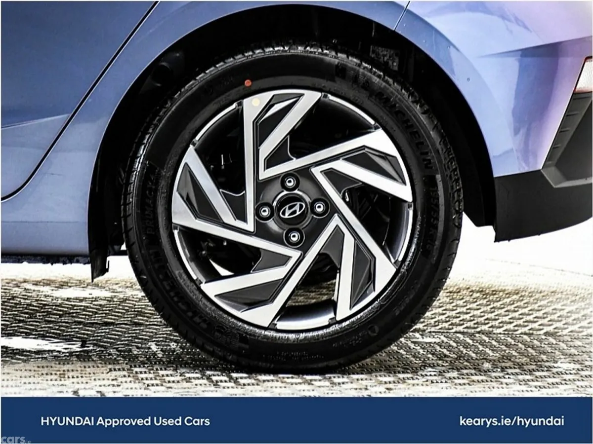 Hyundai i20 Hatchback, Petrol, 2025, Blue