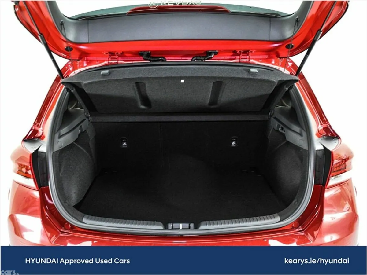 Hyundai i30 Hatchback, Petrol, 2027, Red