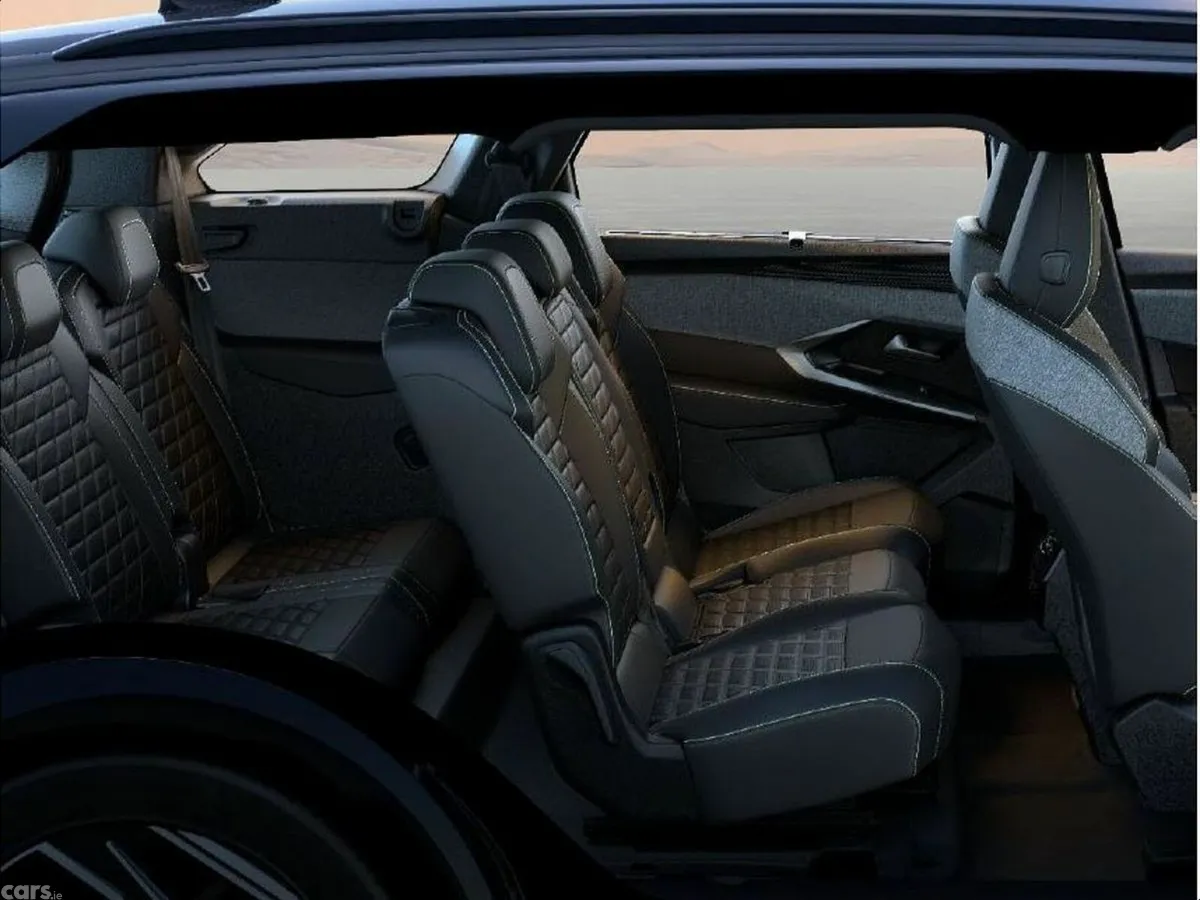 Peugeot 5008 SUV, Petrol Hybrid, 2027, 