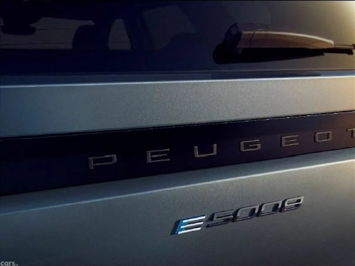 Peugeot 5008 SUV, Petrol Hybrid, 2027, 