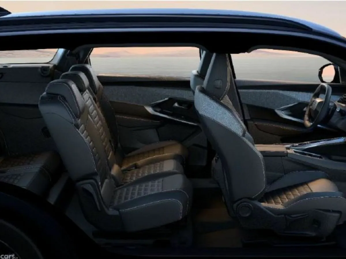 Peugeot 5008 SUV, Petrol Hybrid, 2027, 