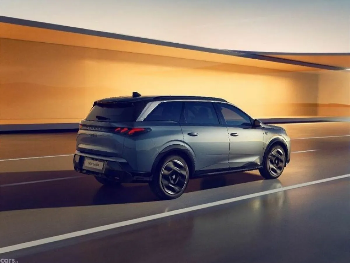 Peugeot 5008 SUV, Petrol Hybrid, 2027, 