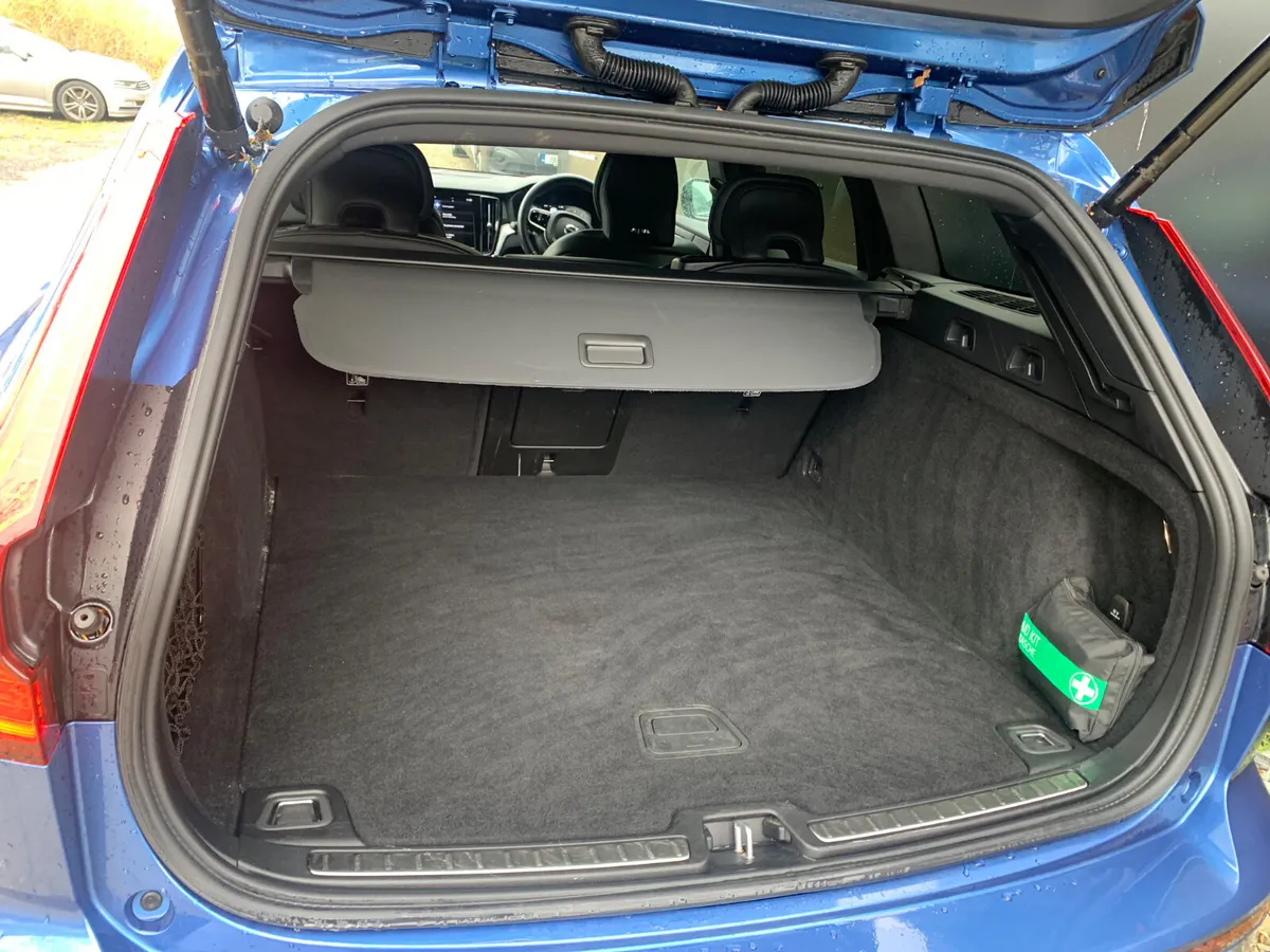 Volvo V60 Estate, Diesel, 2021, Blue