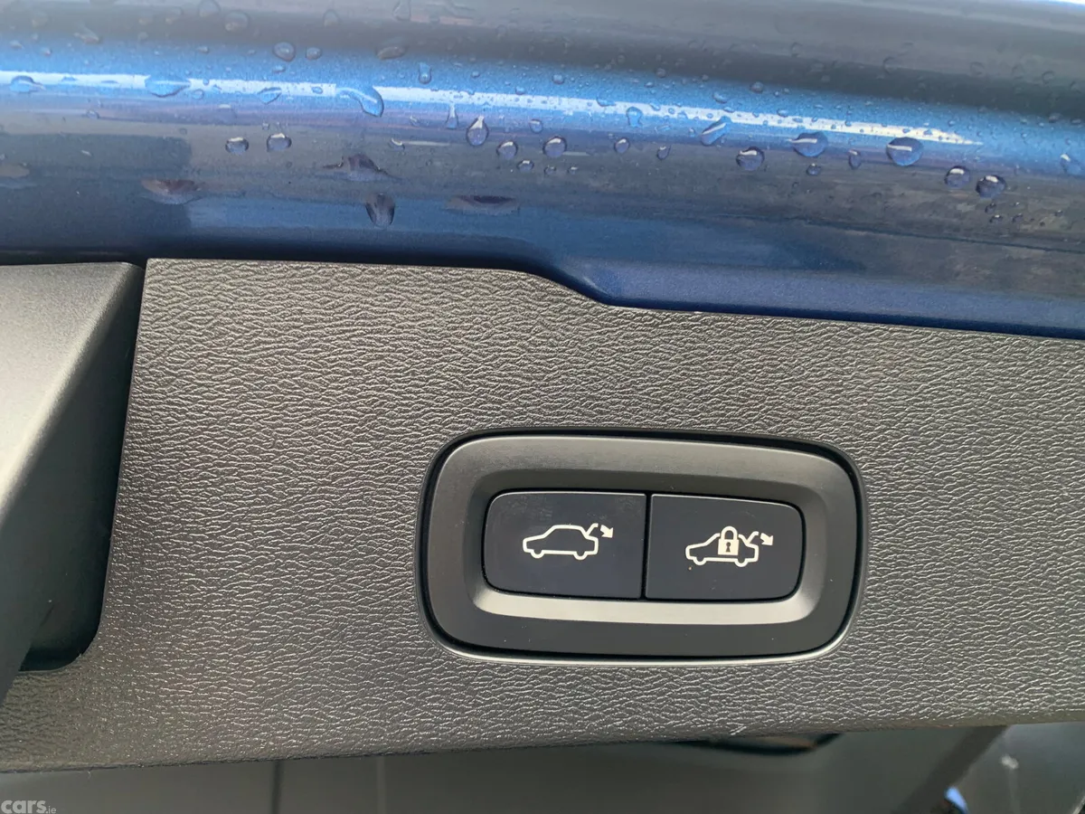 Volvo V60 Estate, Diesel, 2021, Blue